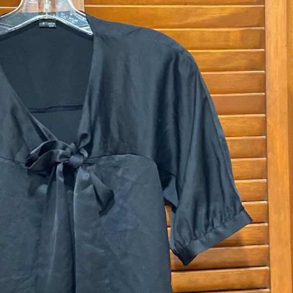 Theory black tie front blouse - Picture 2 of 10